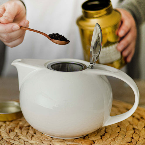 Zero Japan 7 cup Ceramic Teapot 45oz White - Todd & Holland Tea