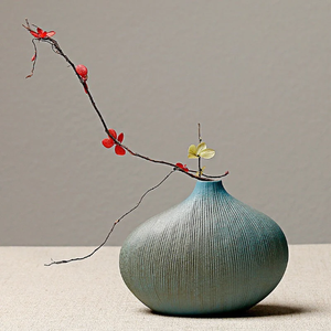 Gohobi  Japanese Kebana Small Vase Blue