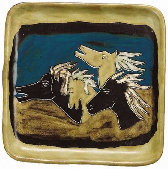 Mara Horses Plate