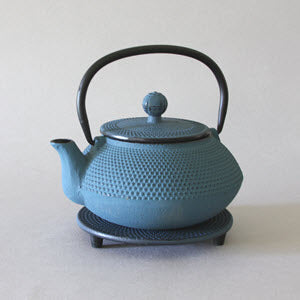 Cast Iron Tea Pot, Blue with Trivet