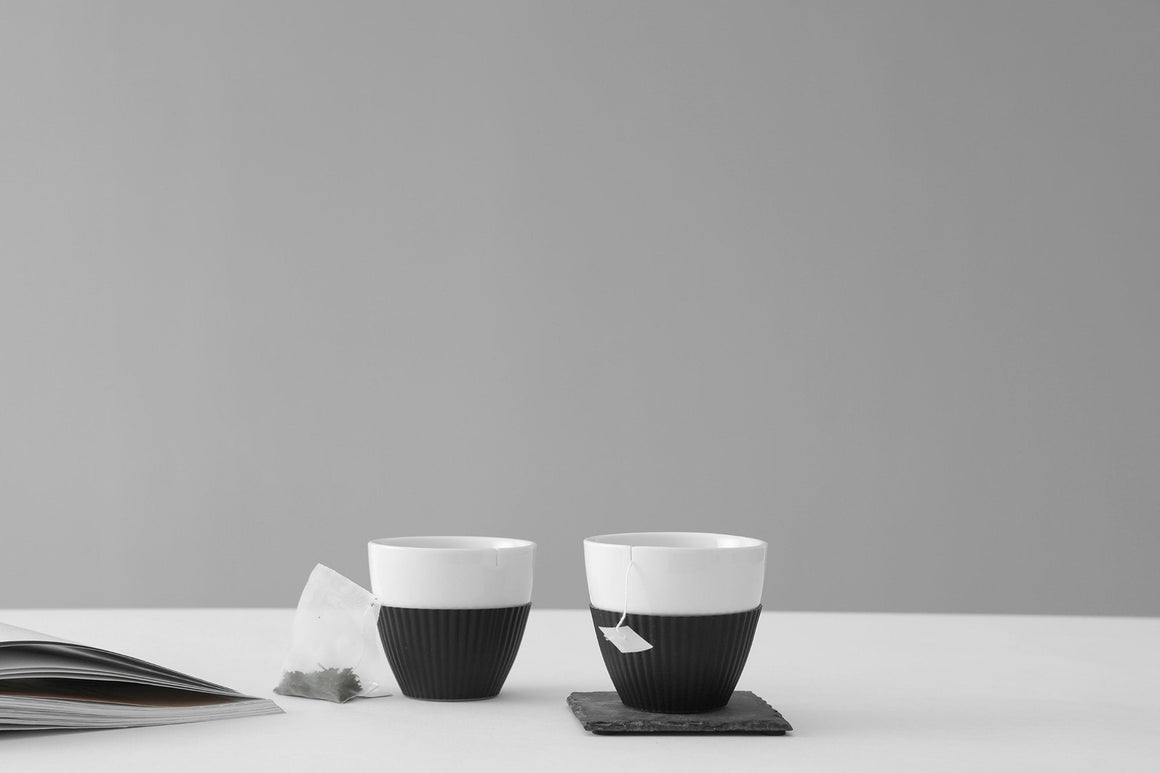 Viva Porcelain & Silicone Teacup Black